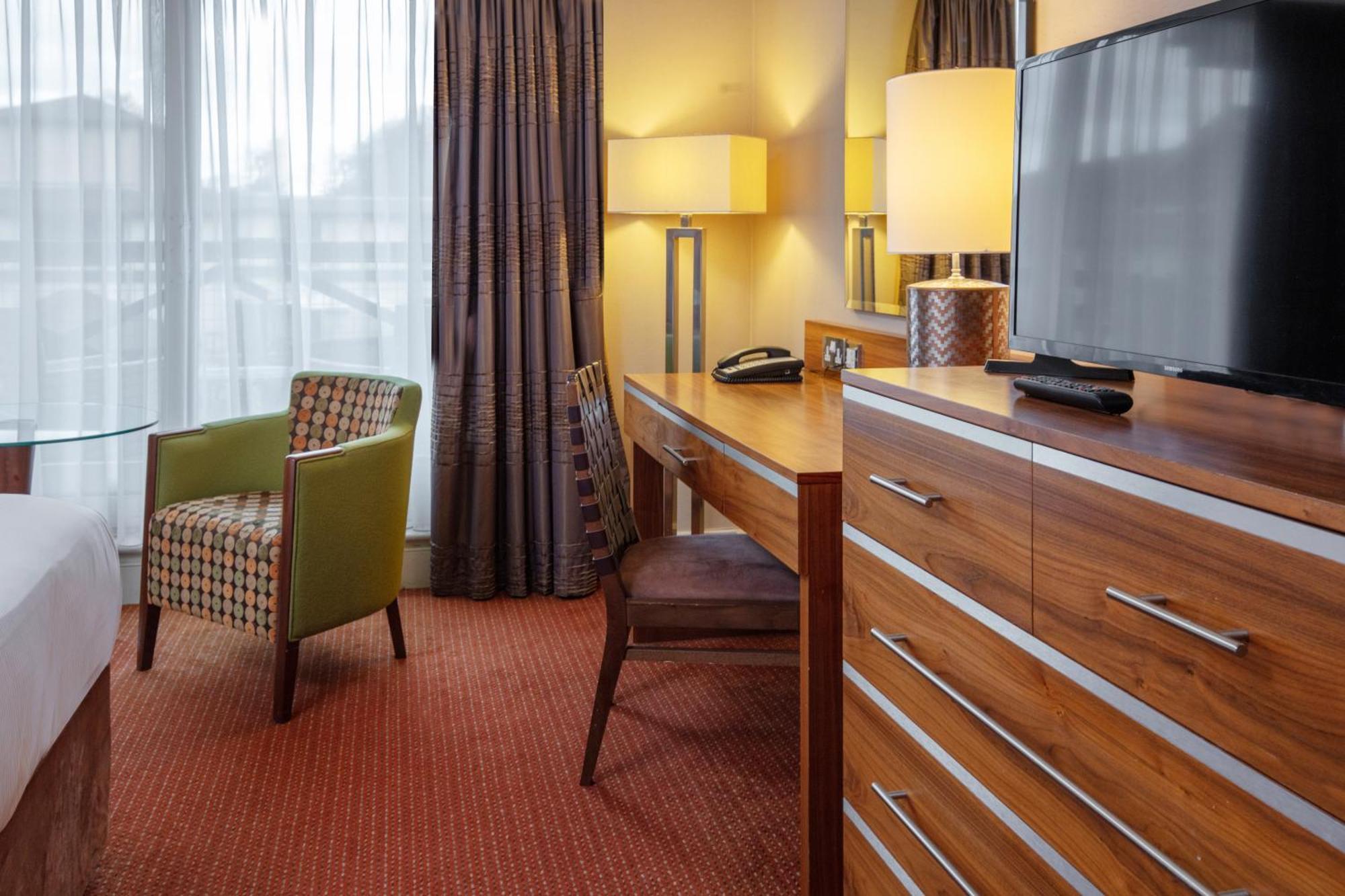 Hampshire Court Hotel & Spa باسينغستوك الغرفة الصورة
