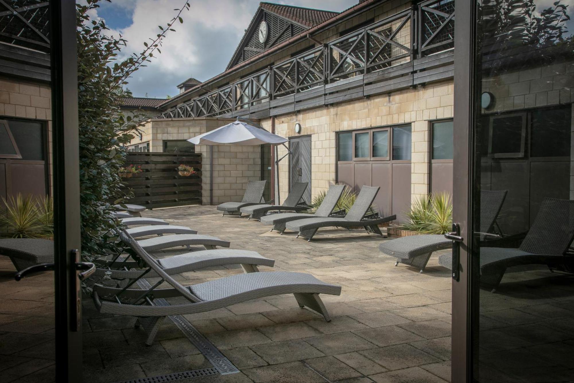 Hampshire Court Hotel & Spa باسينغستوك المظهر الخارجي الصورة