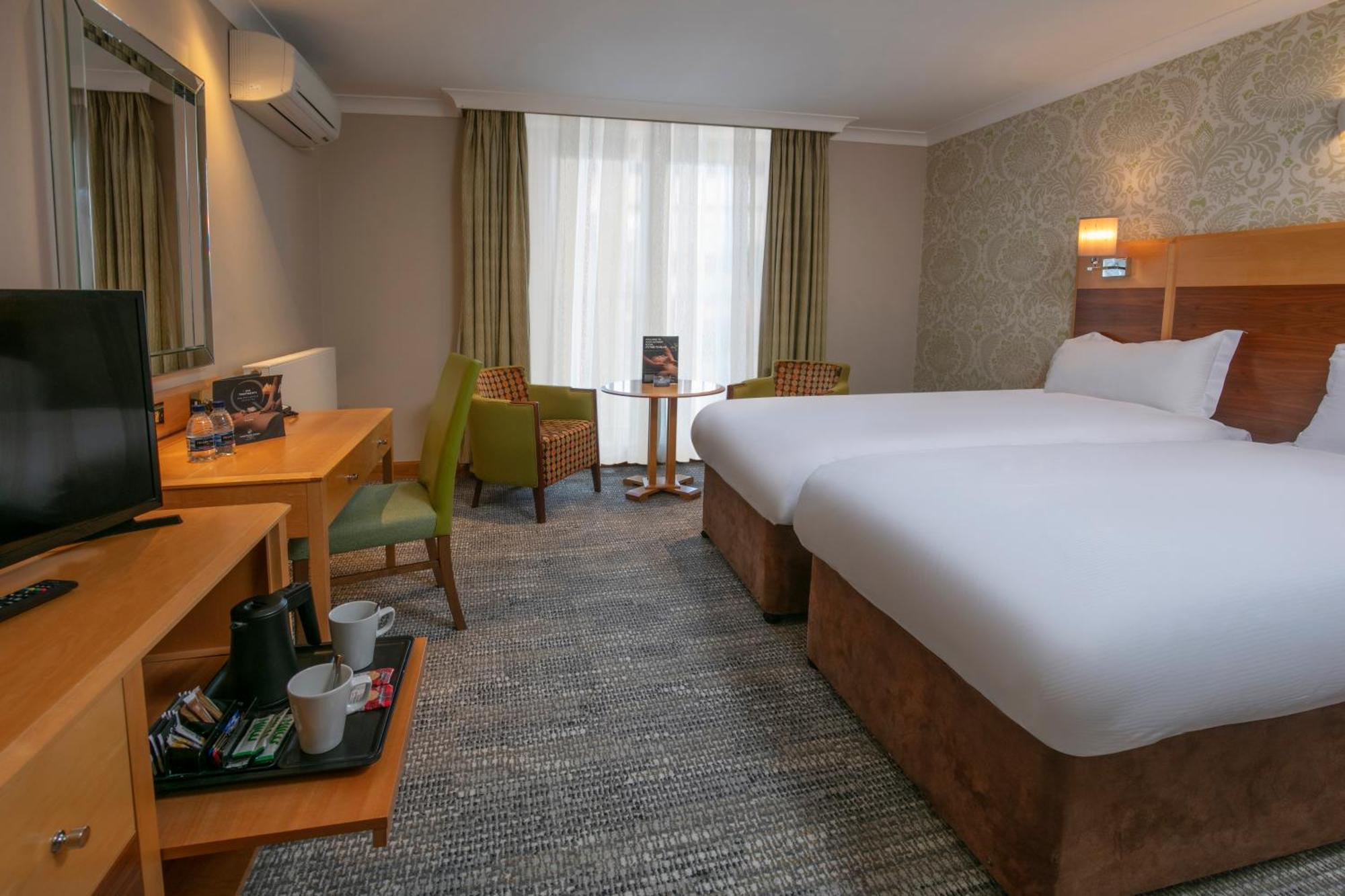 Hampshire Court Hotel & Spa باسينغستوك المظهر الخارجي الصورة